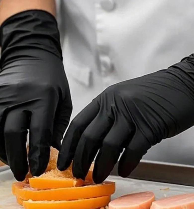 Disposable food grade kitchen gloves. 100pcs image