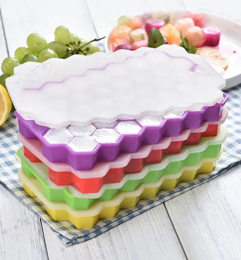 Reusable honeycomb silicone ice cube mould image