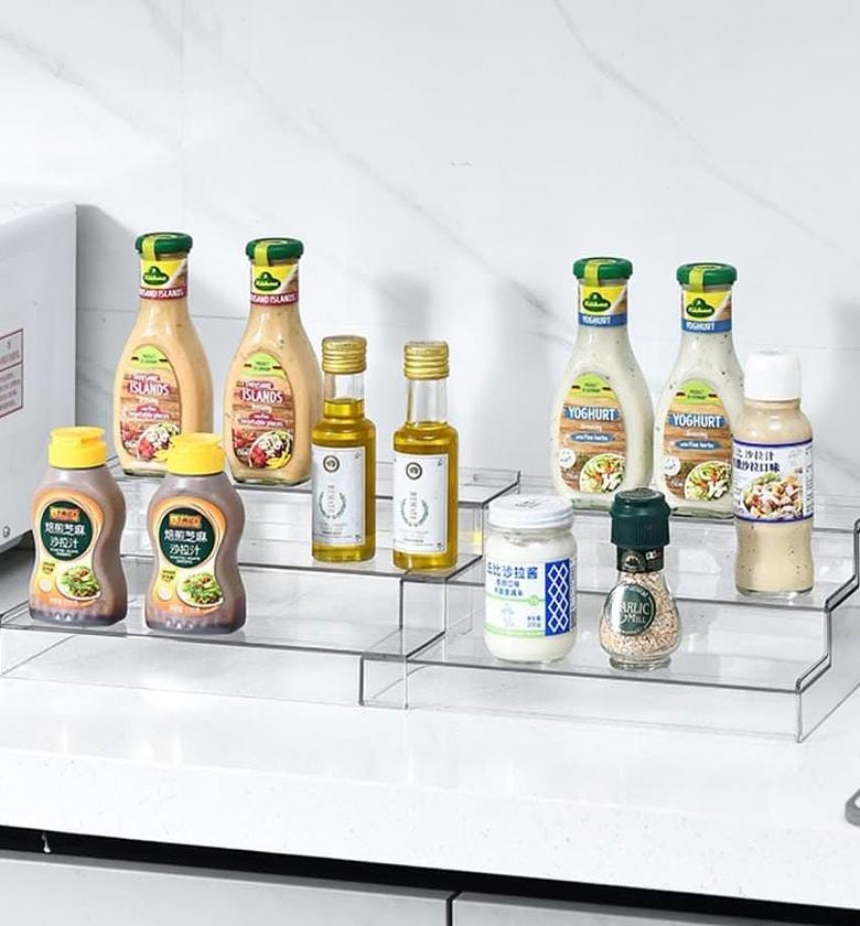 3 layer expandable acrylic rack. image