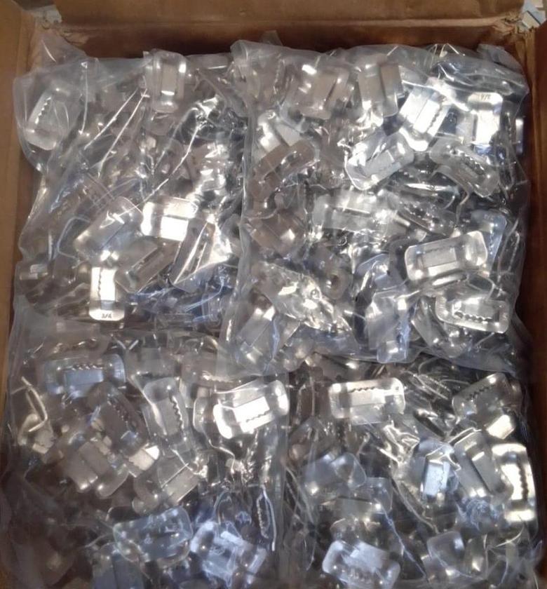 Buckles per packet image