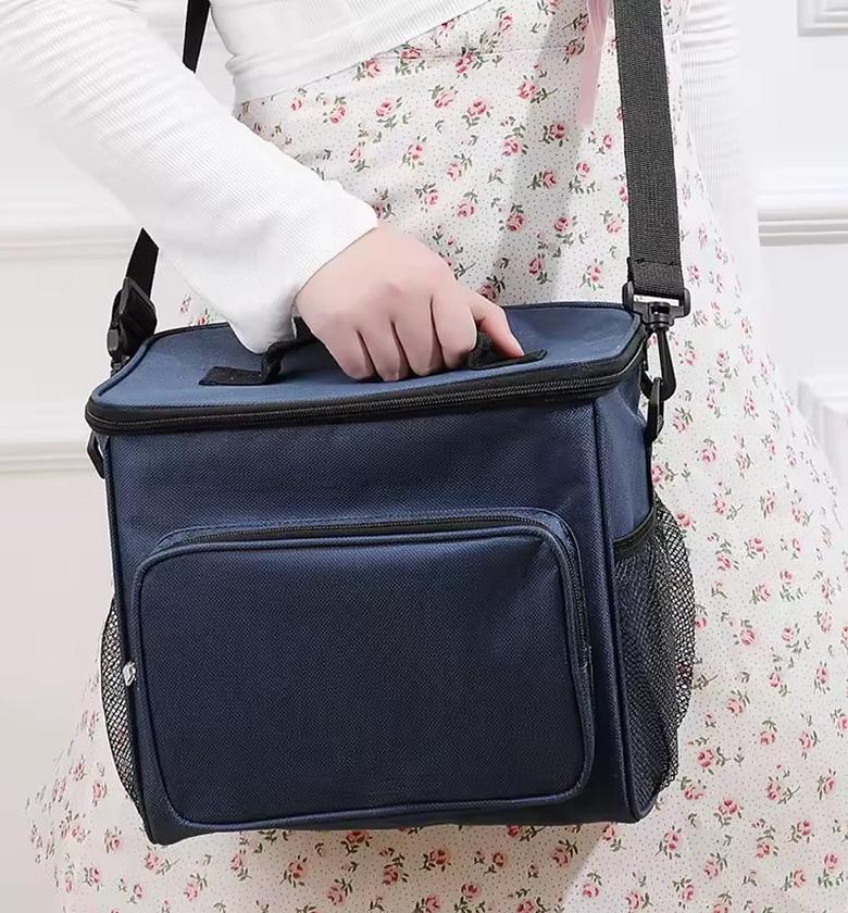 Insulated lunch bag image