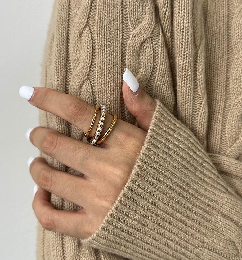 Trio Loop Stuck Rings image