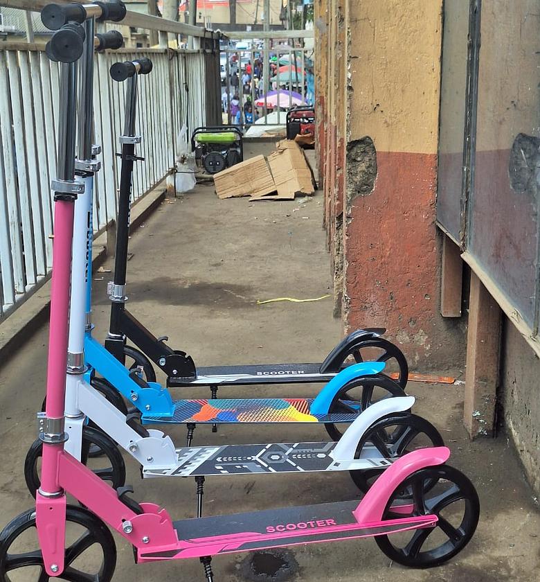 SCOOTER. Heavy-Duty Height Adjustable Two-Wheel Kids scooters Without Brakes image