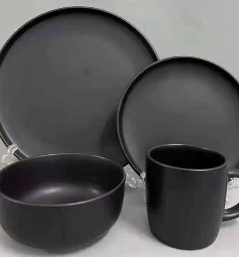 24pcs matte black dinner set. image