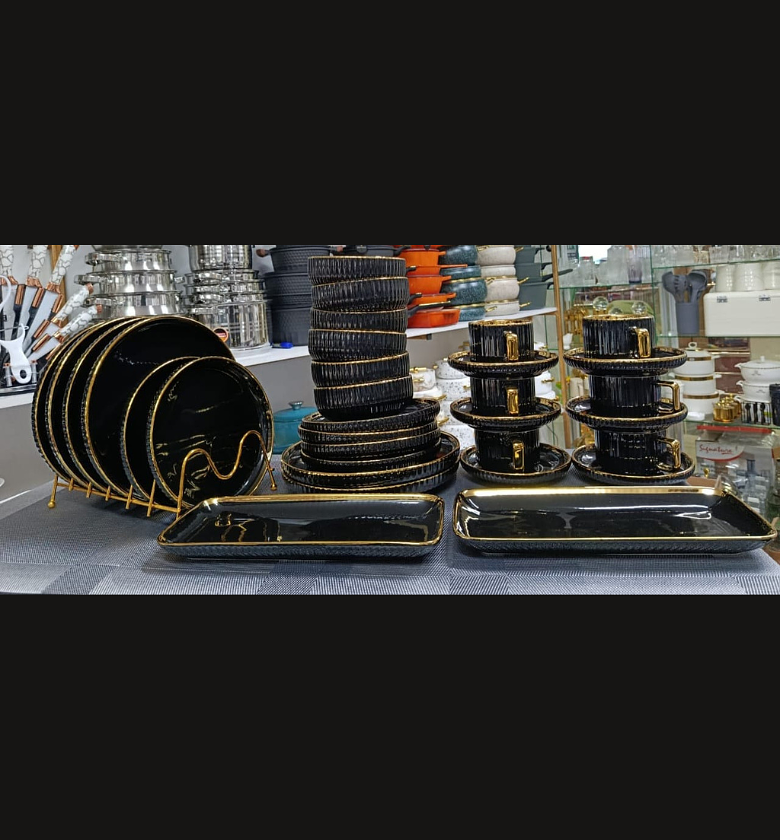 Black & Gold Opulence 32-Piece Dinner Set image