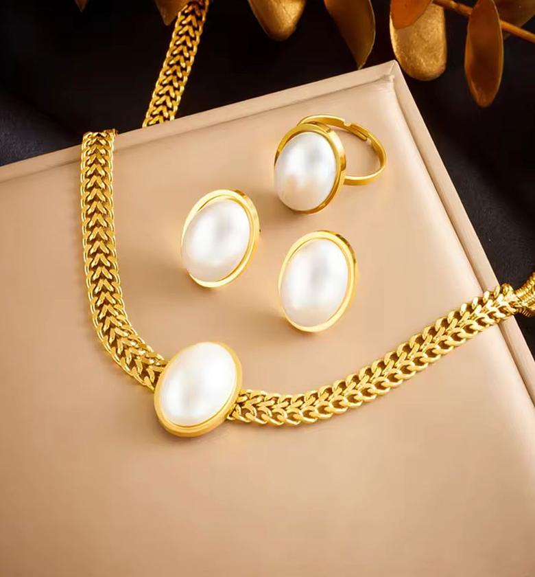 Grand Duchess Pearl Set image