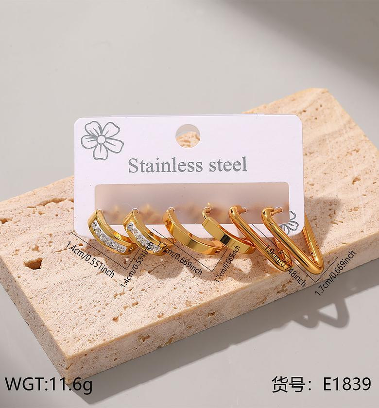  Trillion-Cut Stud Earrings Unisex image