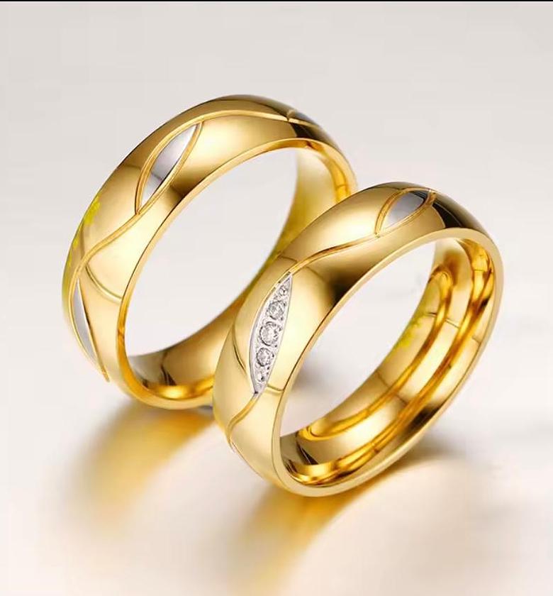 The Gilded Crest Couple Band Set image