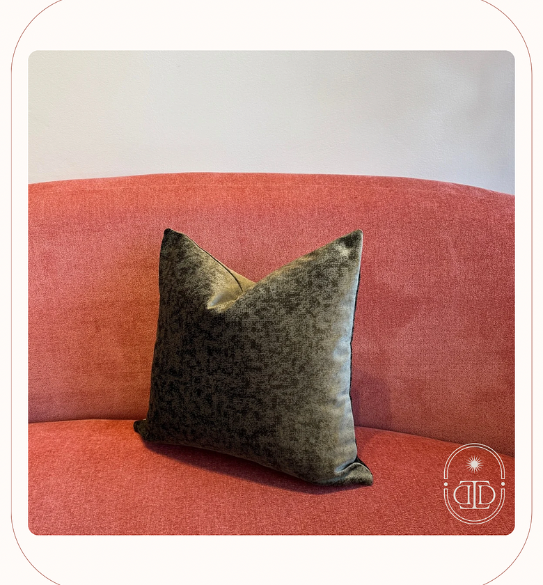 Jungle green plush velvet cushion cover. image