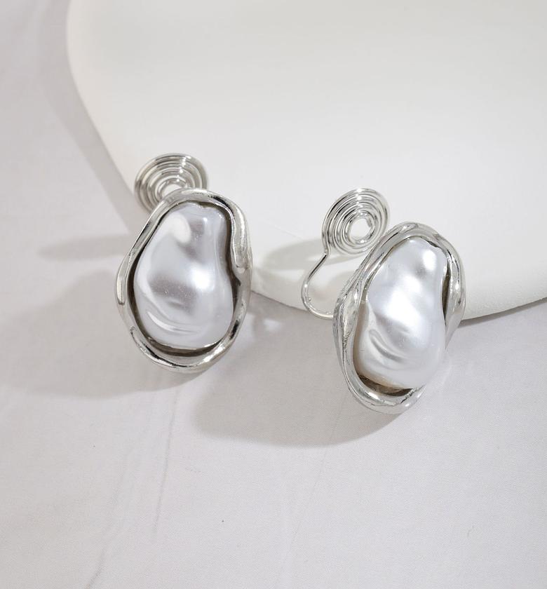 French Luxury Pearl Clip-On Earrings  image