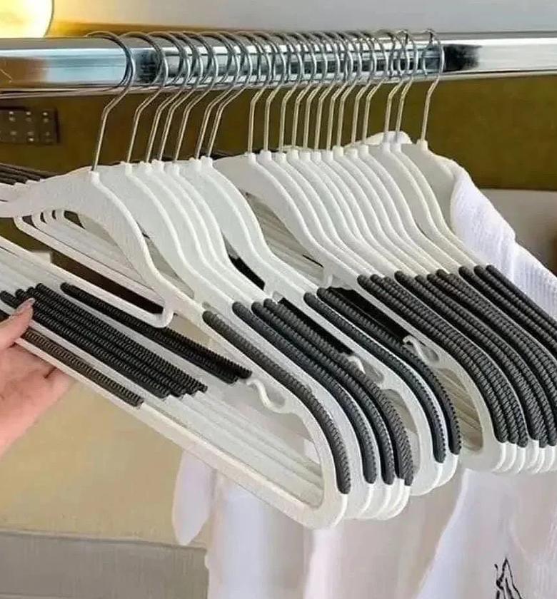 10 pcs household hangers  image