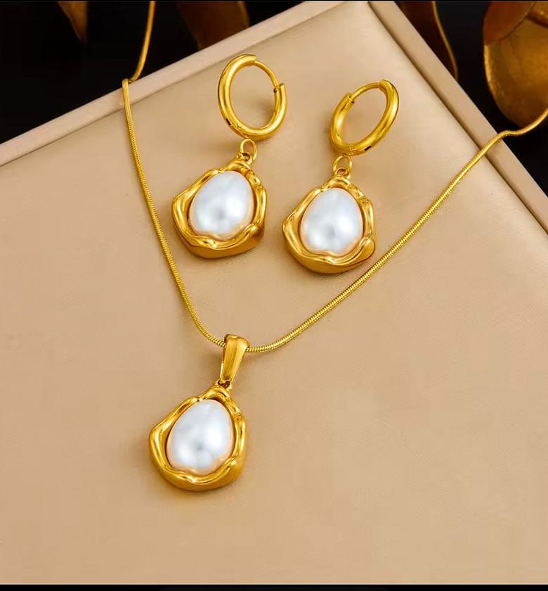 Organic Baroque Pearl Set image