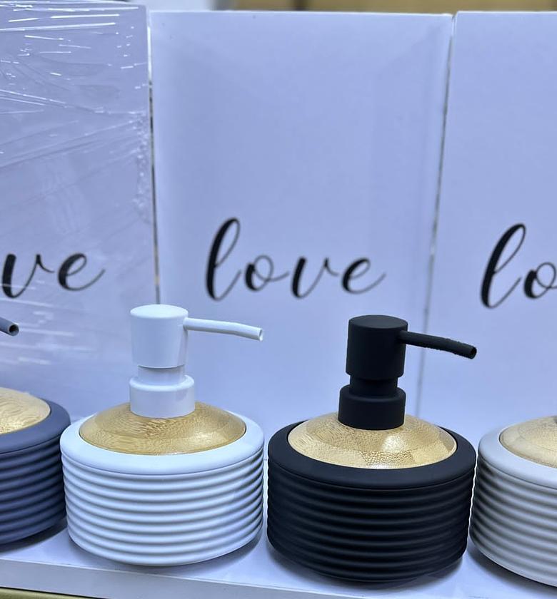 Luxury Lotion pump bottle for kitchen/ bathroom countertops / shower gel/ decorative soap dispenser   image