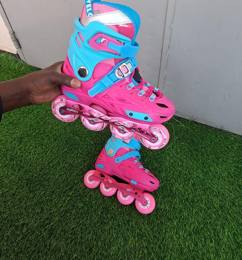 Professional Roller Skate Shoes Hard boots Size 31 to 40 image