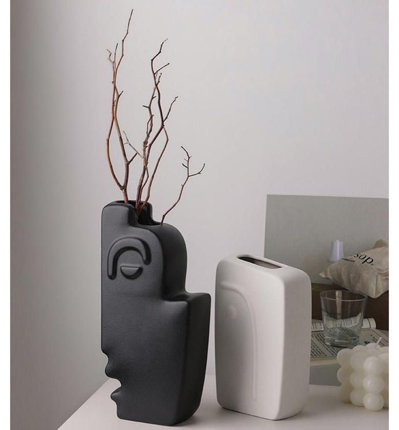 Dual Muse vase image