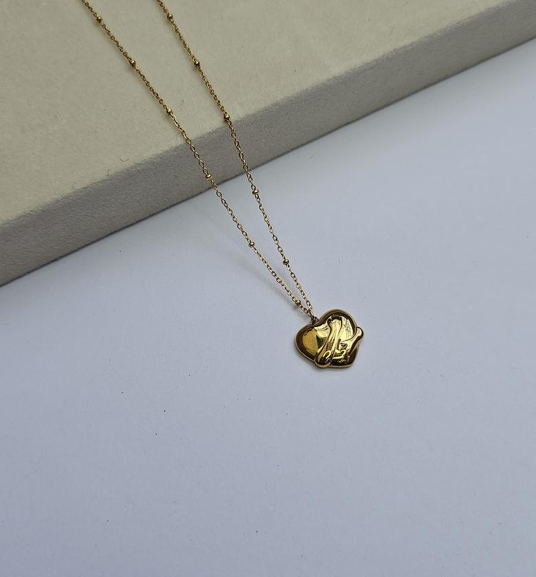 Love you hug necklace  image