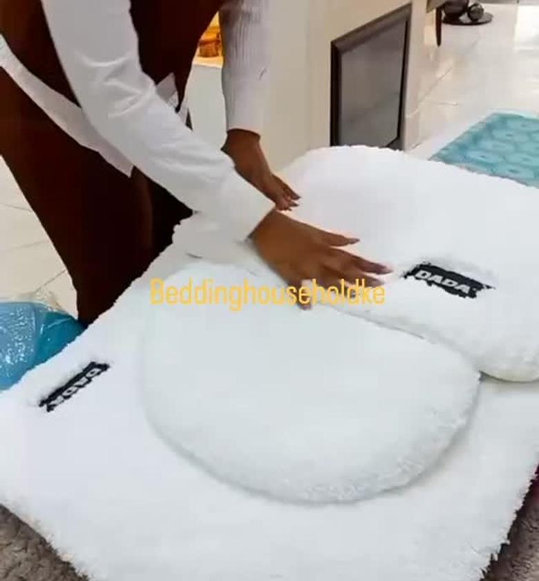 DaDa Premium Bathroom & Bedside Mat Set image