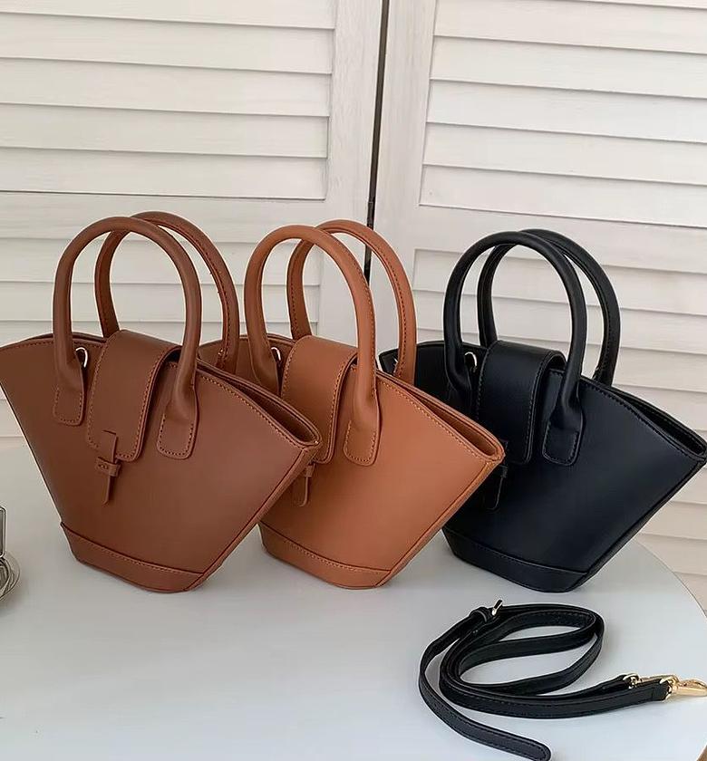 Atlas sling bag image