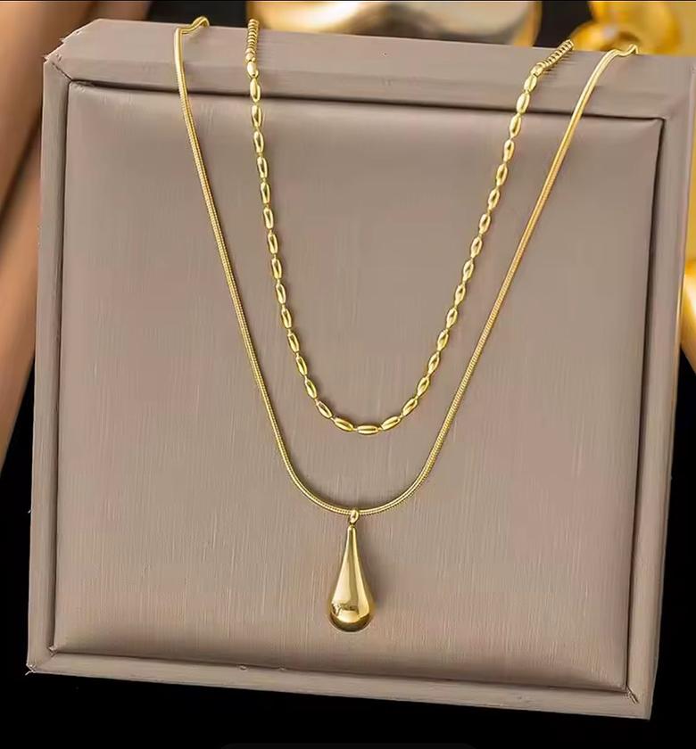 Gilded Teardrop Layer Necklace image