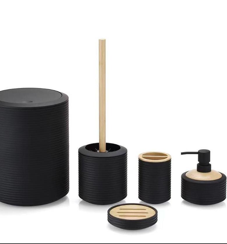 Ruffed Toilet Set image