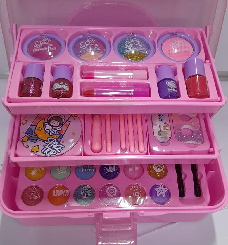 Danielle Bell Kids Makeup Kit - Washable Princess Cosmetic Set with Portable Vanity Case - Pink image
