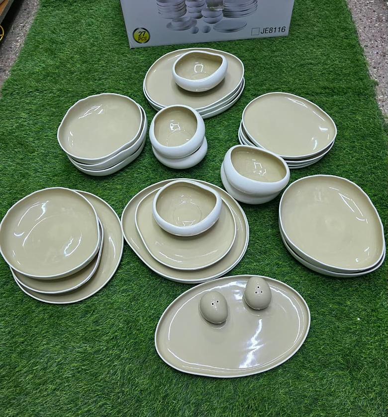 Elegant 27-Piece European Double Glaze Porcelain Dinner Set image