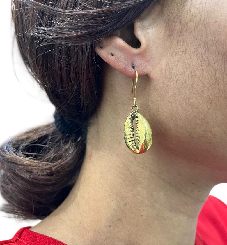 Zuri shell brass Earrings image