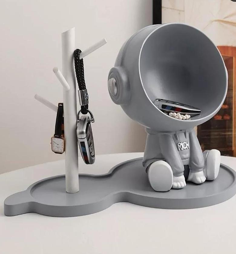 Home Decor Storage Astronaut image