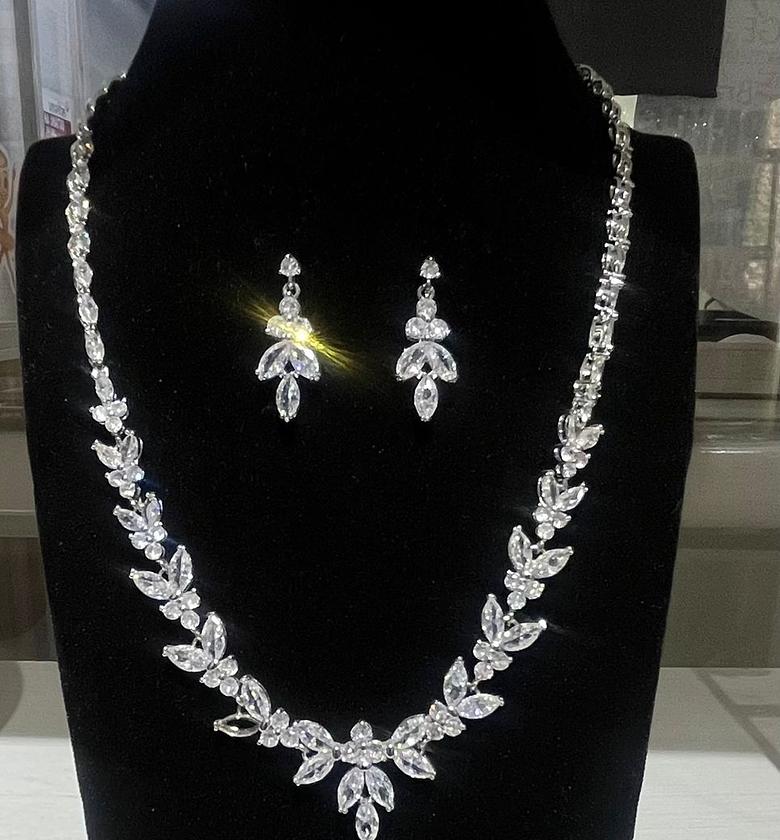 Crystal Garland Drop Set image