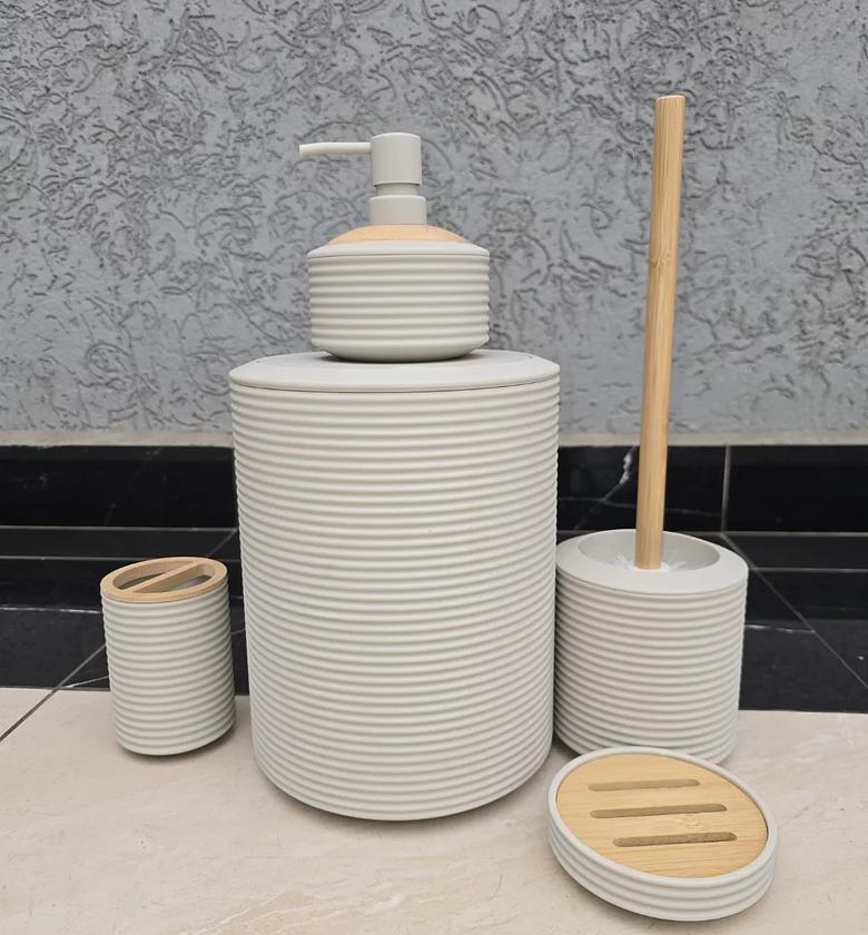 Ruffled 6pcs Bathroom Accessories Set. image