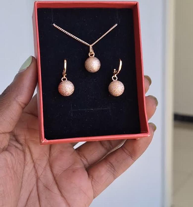 hypollargenic non tarnish and anti fading gold coated necklace  and earrings set image