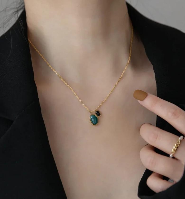 Black green pendant necklace image