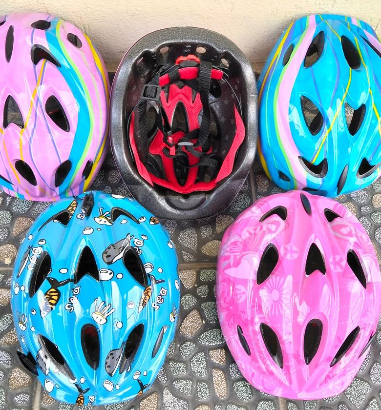 Adjustable Cycling Skating Skateboarding Helmet Red Cycling Helmet for kids and teenagers image