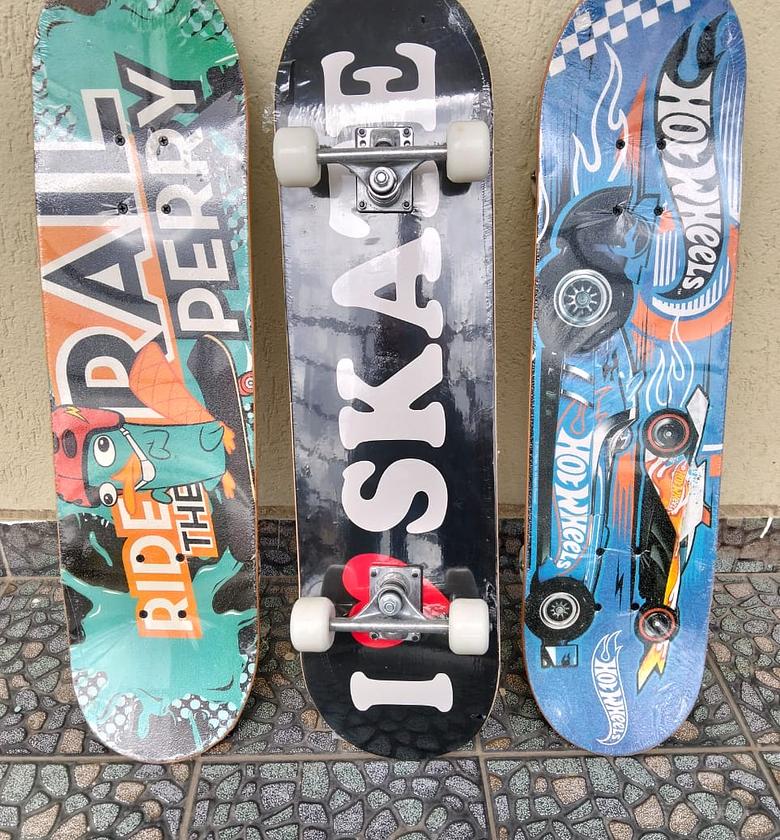 Skateboard with PU Wheels image