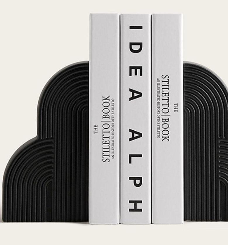 2pcs decorative bookend set  image