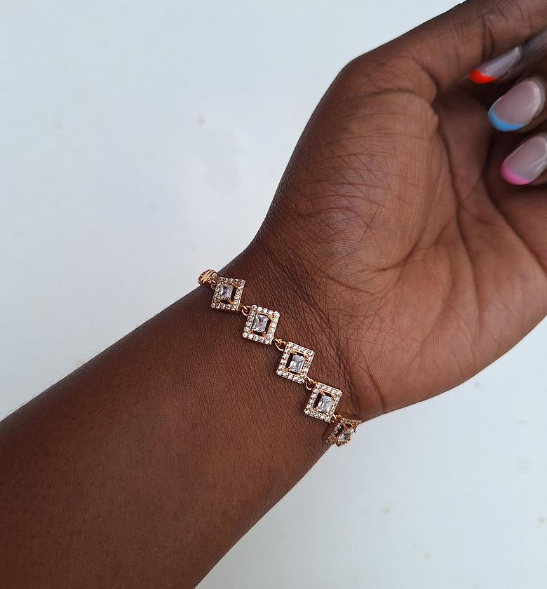 Hypoallergenic, non-tarnish, and anti-fading Gold Coated Bracelet✨️ KES 1500/= image