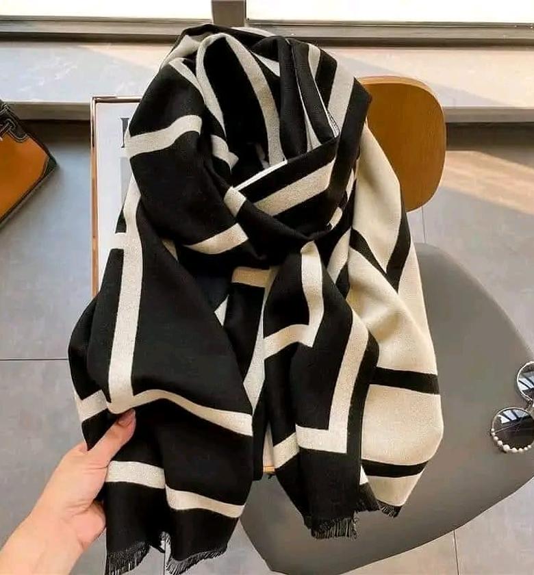 Cashmere Scarf - BLACK/WHITE image