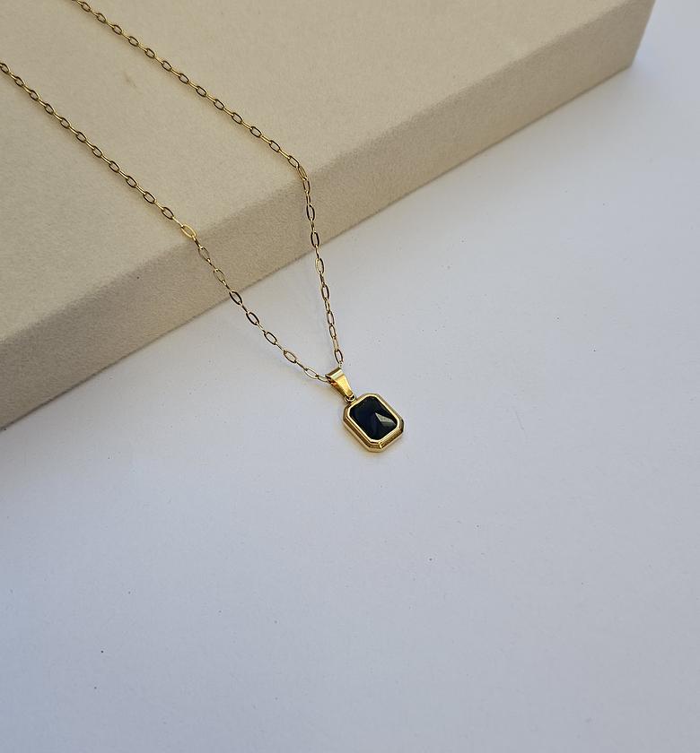 Dora necklace  image