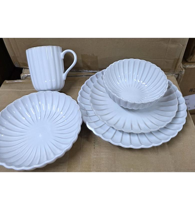 30pcs European Scalloped Ceramic Porcelain Dinnerware Set image