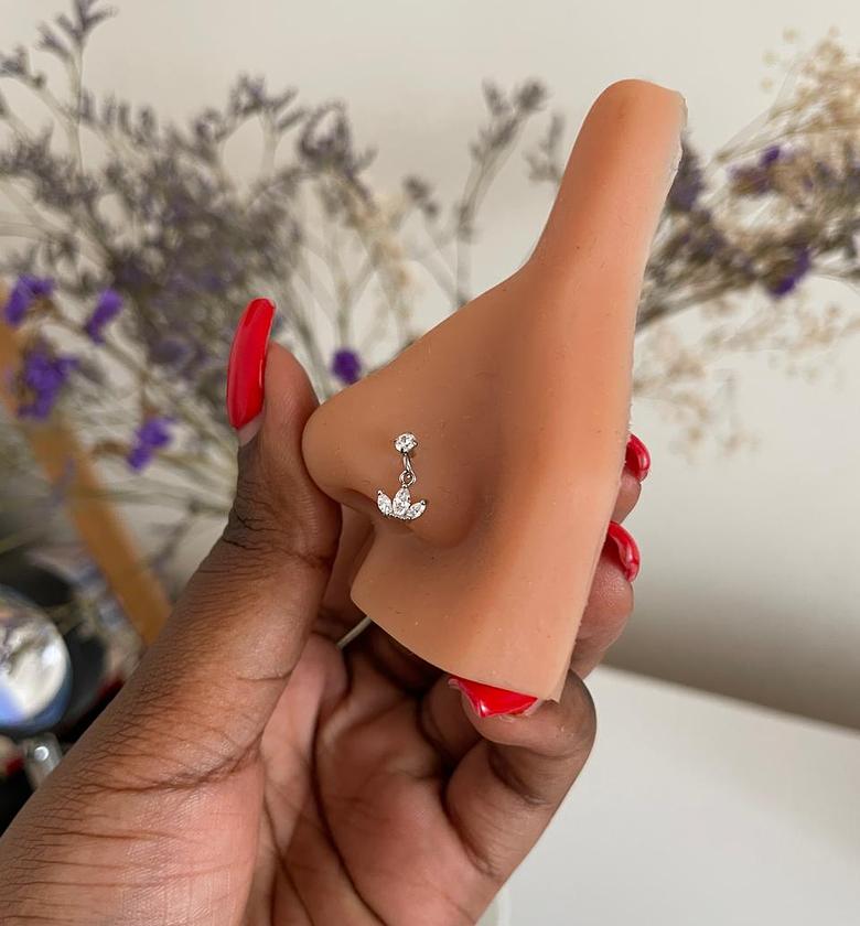 Petal Drop Corkscrew Nose Ring image