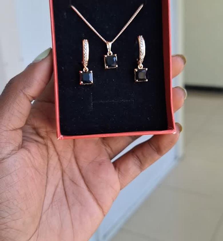 hypollargenic non tarnish and anti fading gold coated necklace  and earrings set image