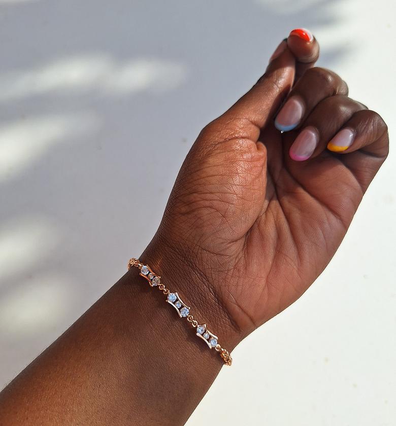 Hypoallergenic, non-tarnish, and anti-fading Gold Coated Bracelet✨️ KES 1000/= image
