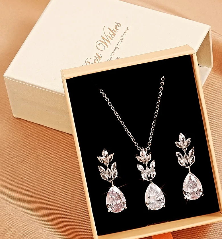 Cubic Zirconia set image