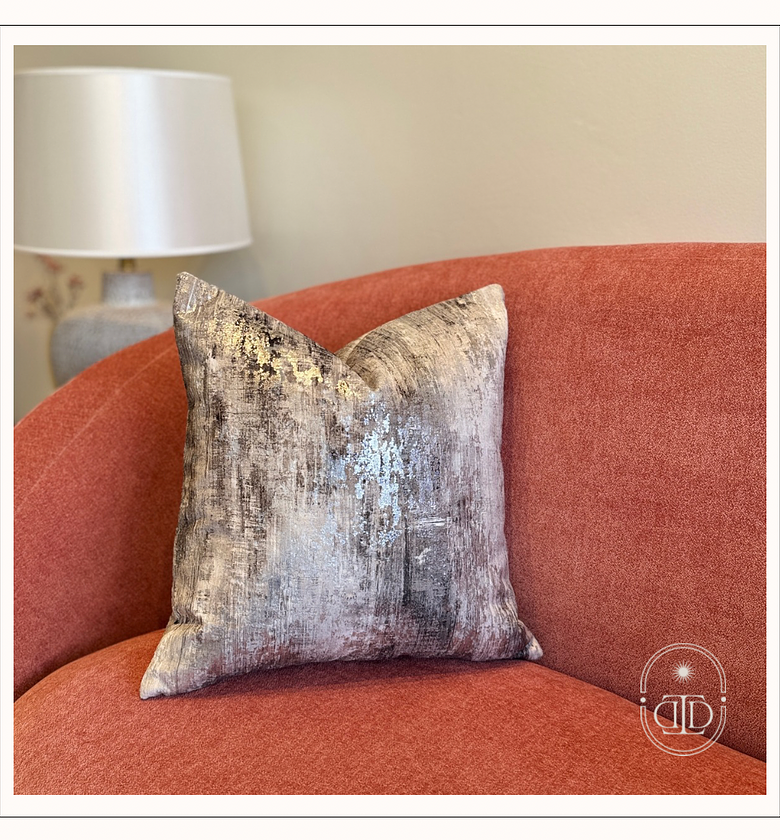 Grey cushion cover with lustre. image