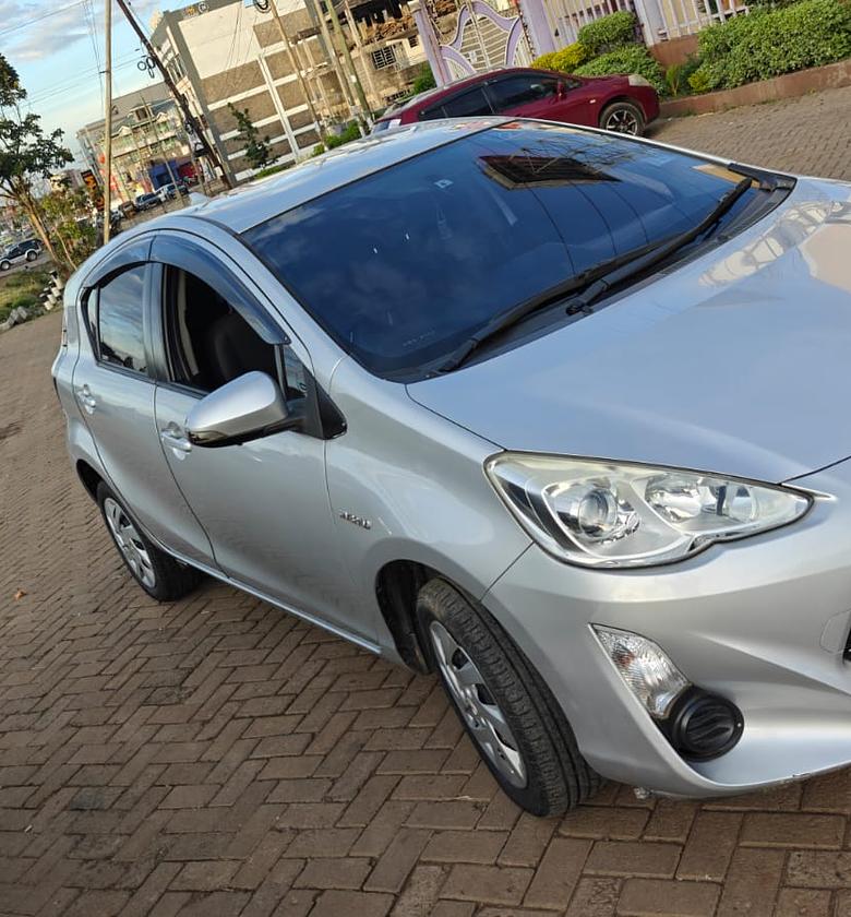 Toyota Aqua Hybrid KDG, YOM 2015 Model, Automatic, Rating 1500cc image