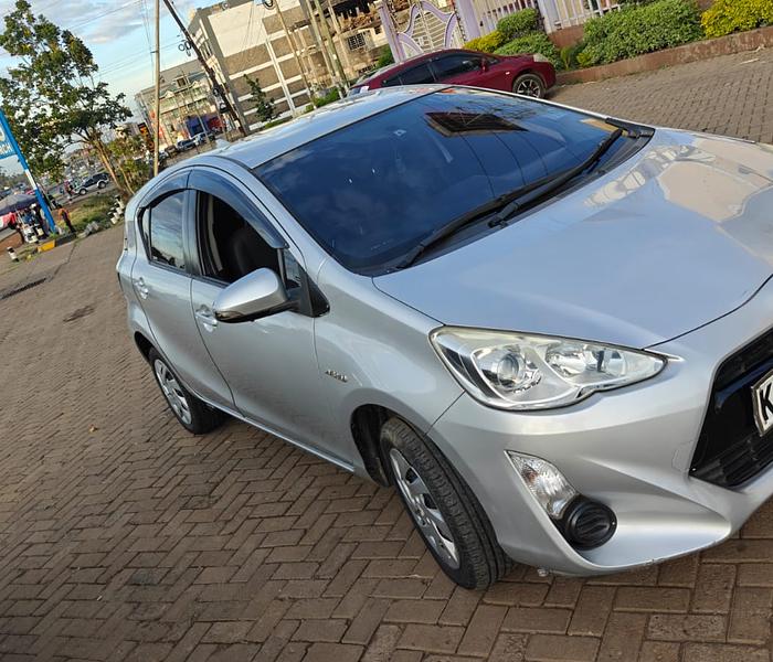 Toyota Aqua Hybrid KDG, YOM 2015 Model, Automatic, Rating 1500cc image