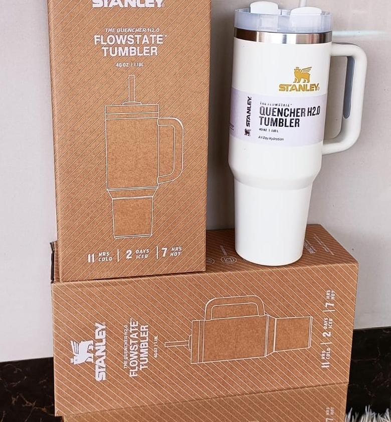 Stanely cup original  Capacity 1.18L image