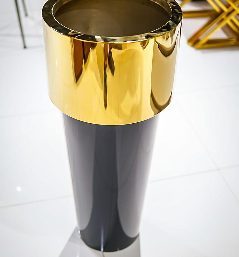 Flower planter image