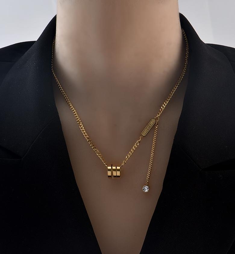 Wheel necklace image