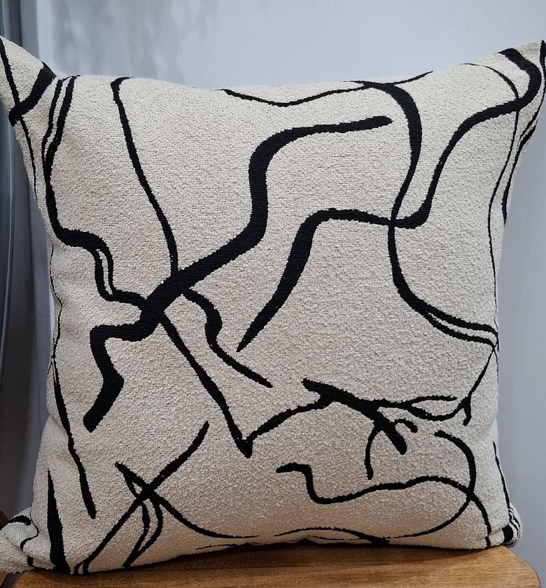 Boucle/woolen throw pillows image